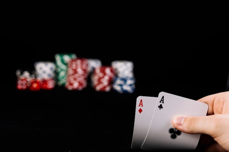 Caribbean Stud Poker paytable and hand outcomes